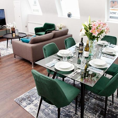 High Life Serviced Apartments - Old Town Свіндон Екстер'єр фото