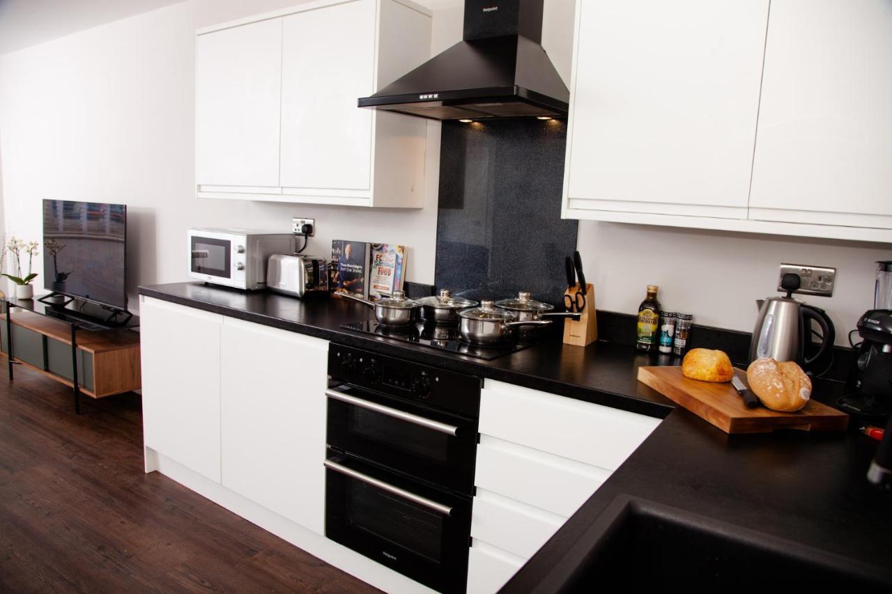 High Life Serviced Apartments - Old Town Свіндон Екстер'єр фото
