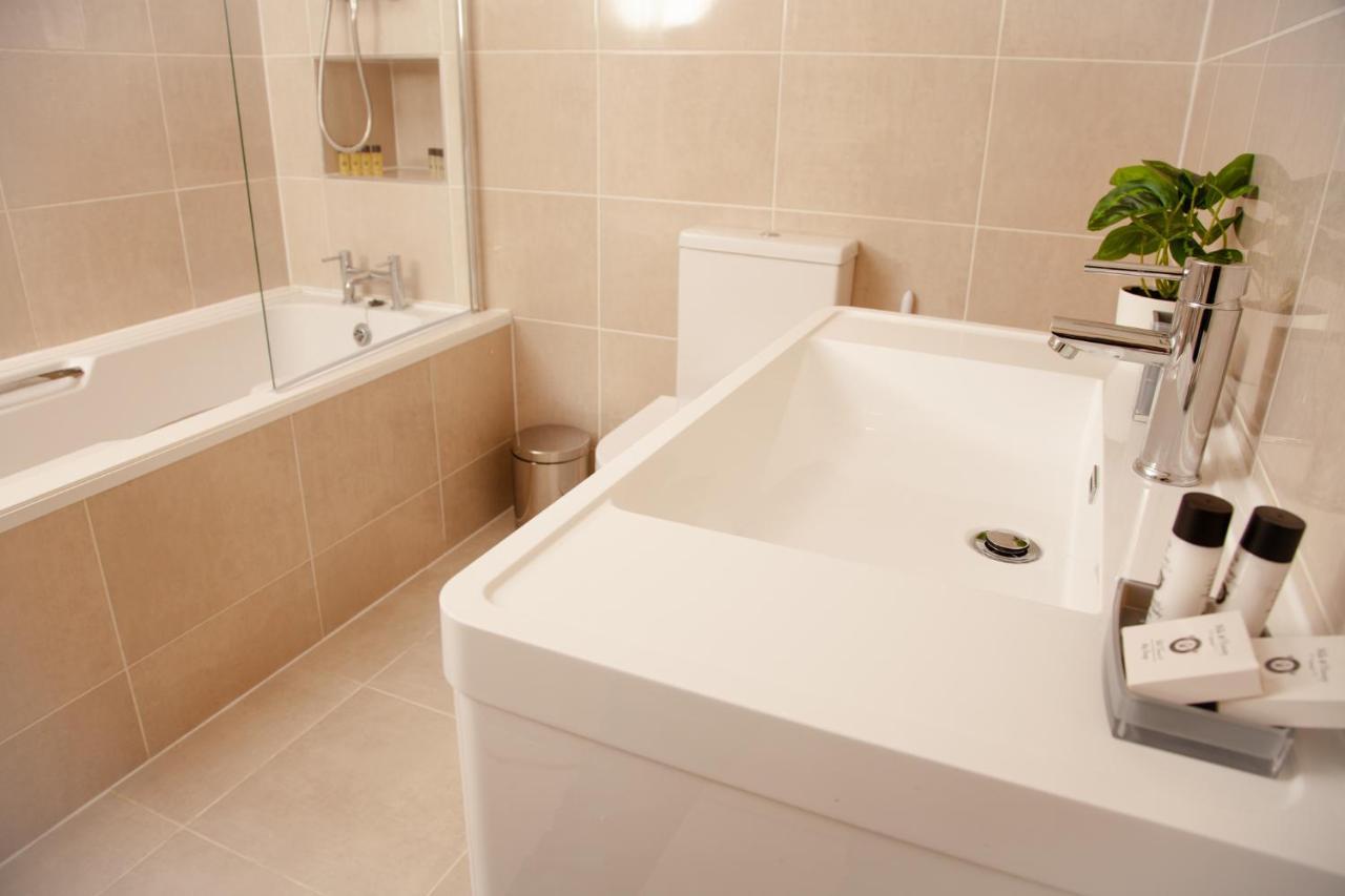 High Life Serviced Apartments - Old Town Свіндон Екстер'єр фото