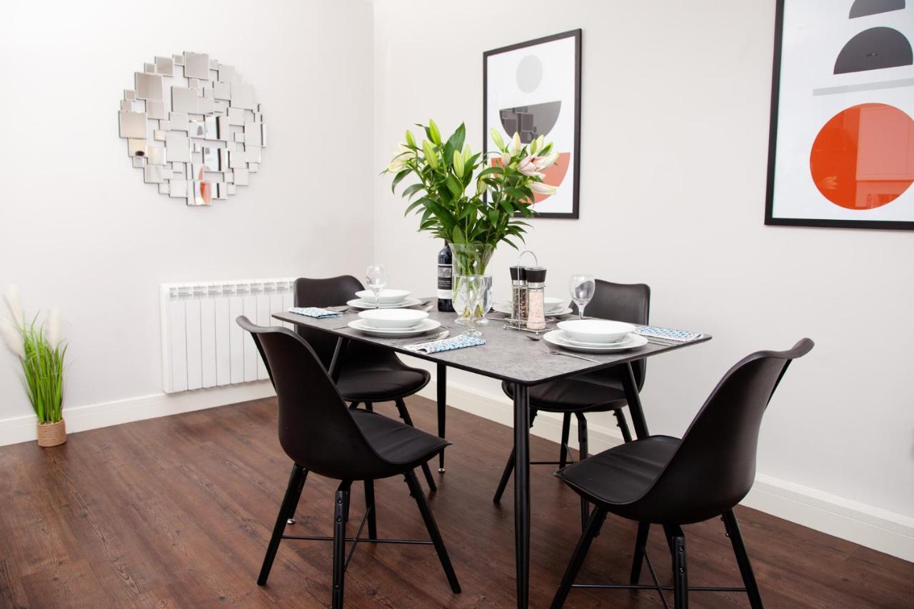 High Life Serviced Apartments - Old Town Свіндон Екстер'єр фото