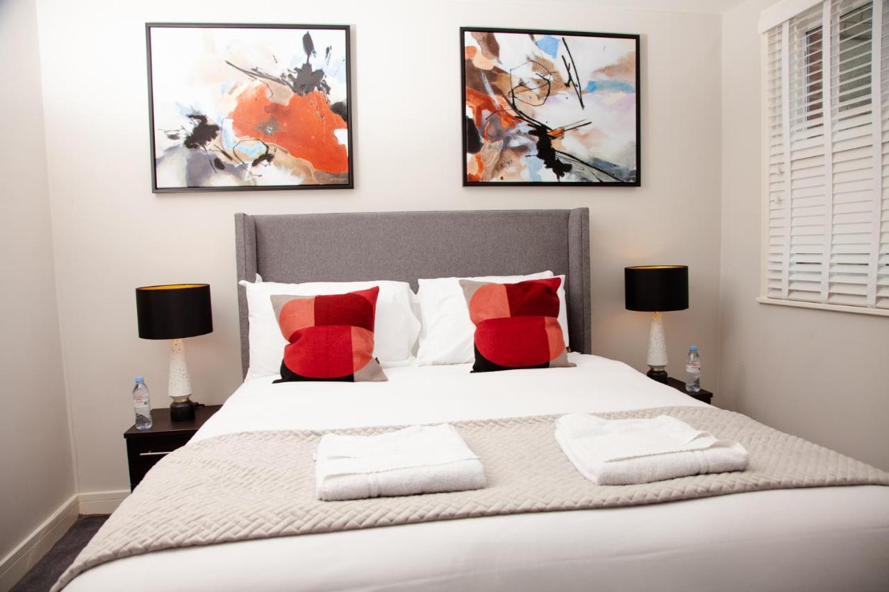 High Life Serviced Apartments - Old Town Свіндон Екстер'єр фото