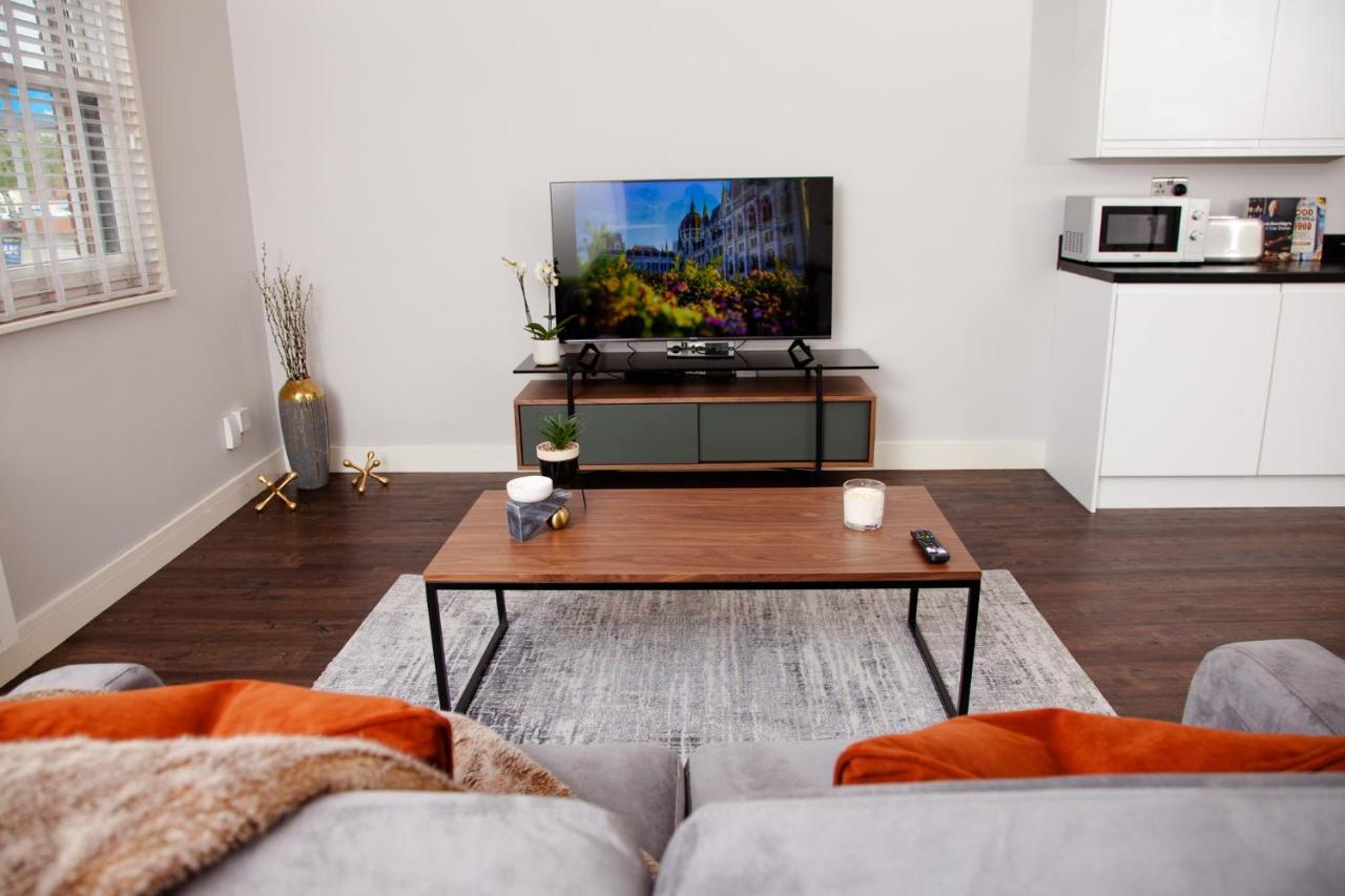 High Life Serviced Apartments - Old Town Свіндон Екстер'єр фото