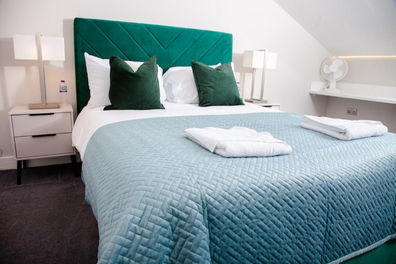 High Life Serviced Apartments - Old Town Свіндон Екстер'єр фото