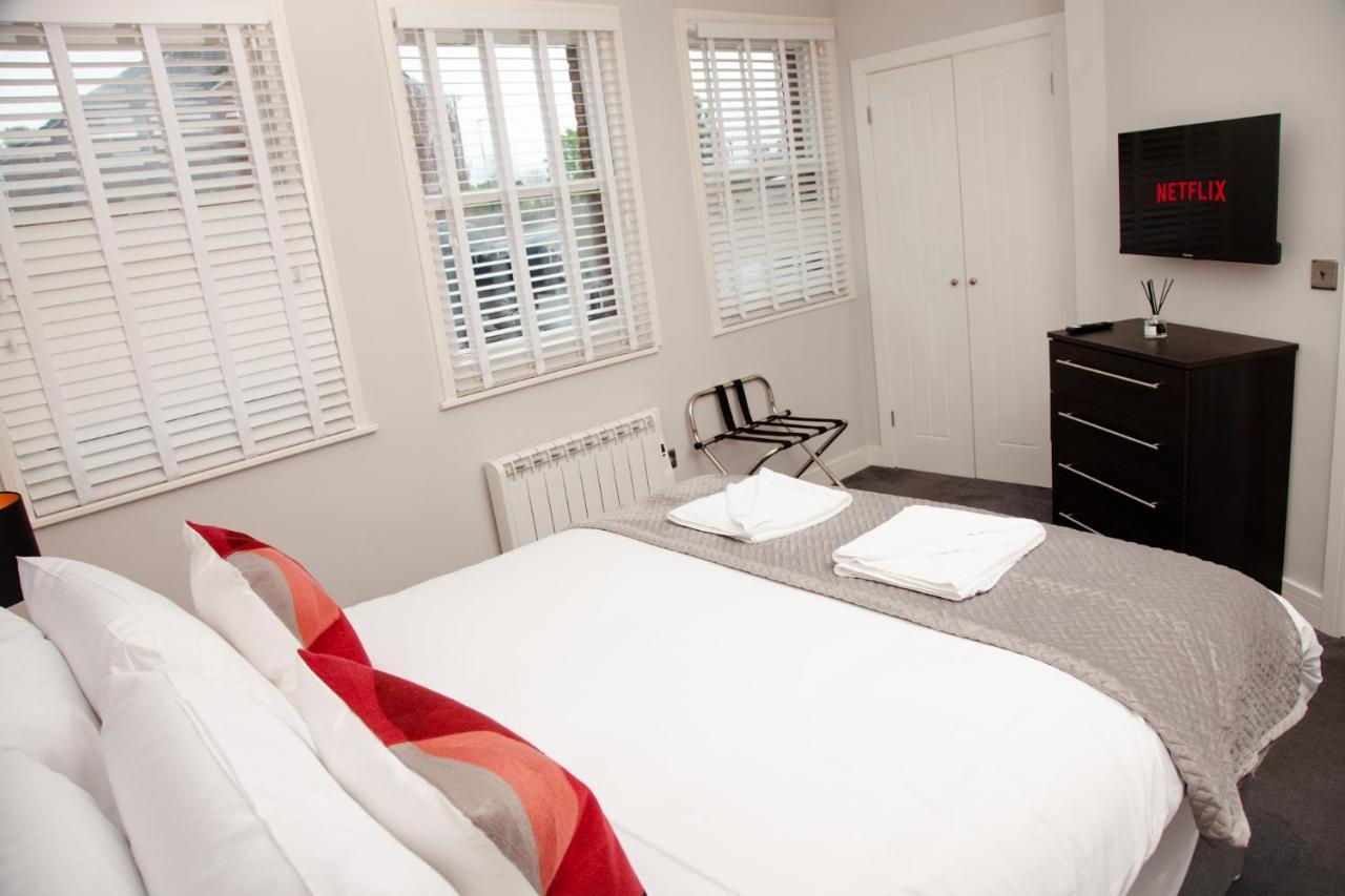 High Life Serviced Apartments - Old Town Свіндон Екстер'єр фото