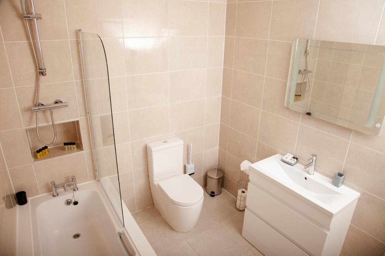High Life Serviced Apartments - Old Town Свіндон Екстер'єр фото