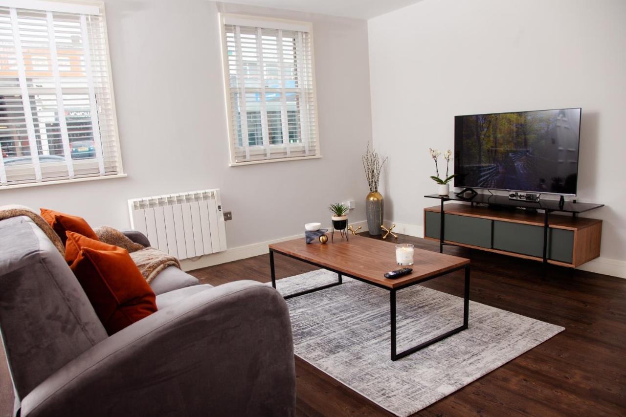 High Life Serviced Apartments - Old Town Свіндон Екстер'єр фото