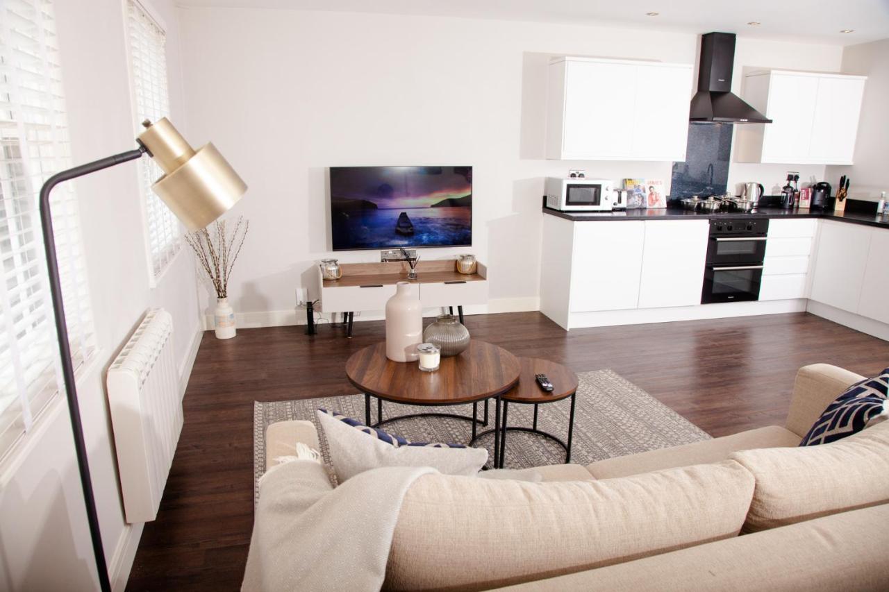 High Life Serviced Apartments - Old Town Свіндон Екстер'єр фото