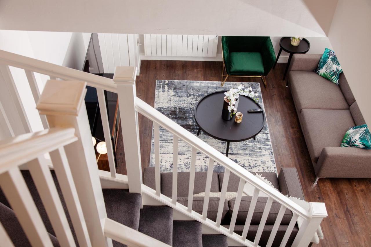 High Life Serviced Apartments - Old Town Свіндон Екстер'єр фото