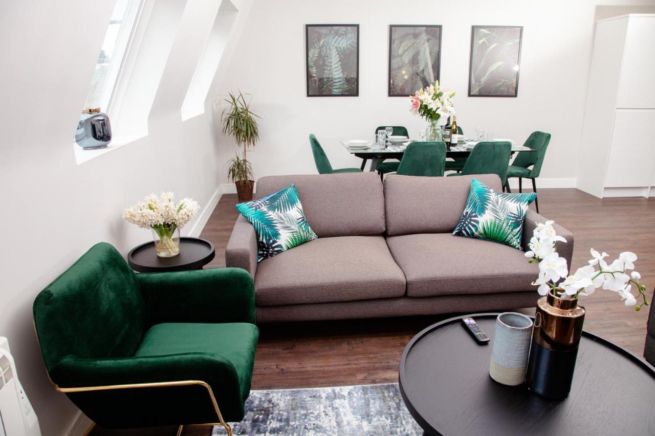 High Life Serviced Apartments - Old Town Свіндон Екстер'єр фото