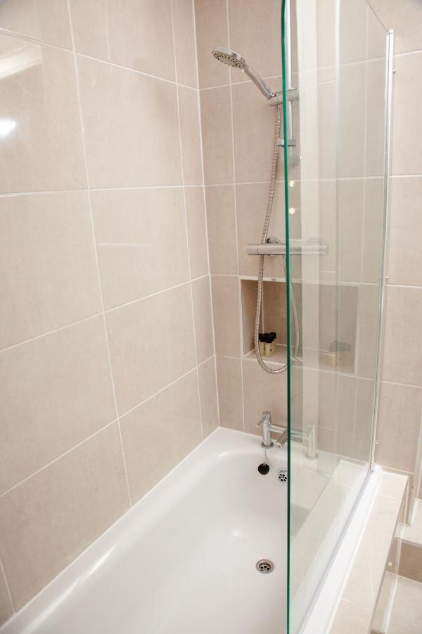 High Life Serviced Apartments - Old Town Свіндон Екстер'єр фото